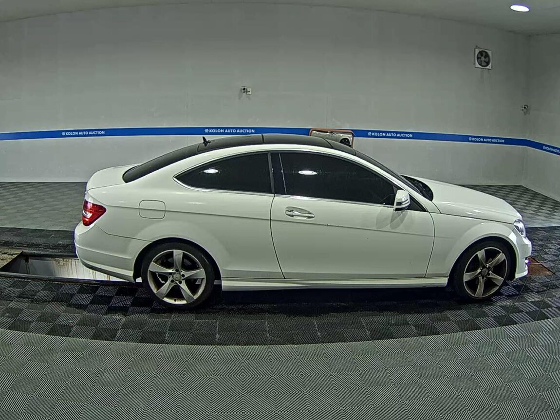 MERCEDES-BENZ C-CLASS (3RD GEN) COUPE C220 CDI 2013 - zdjęcie 4