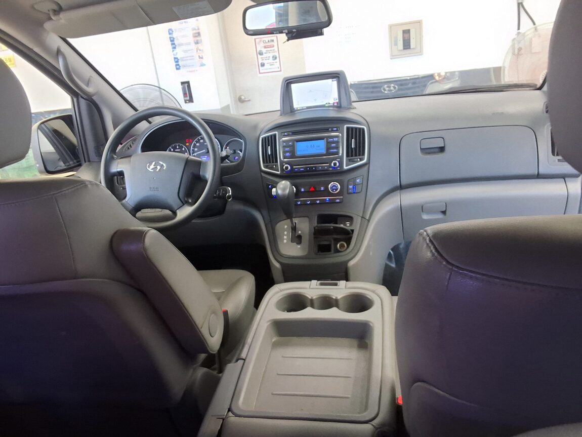 HYUNDAI THE NEW GRAND STAREX 12-SEATER DIESEL SMART 2020 - zdjęcie 11
