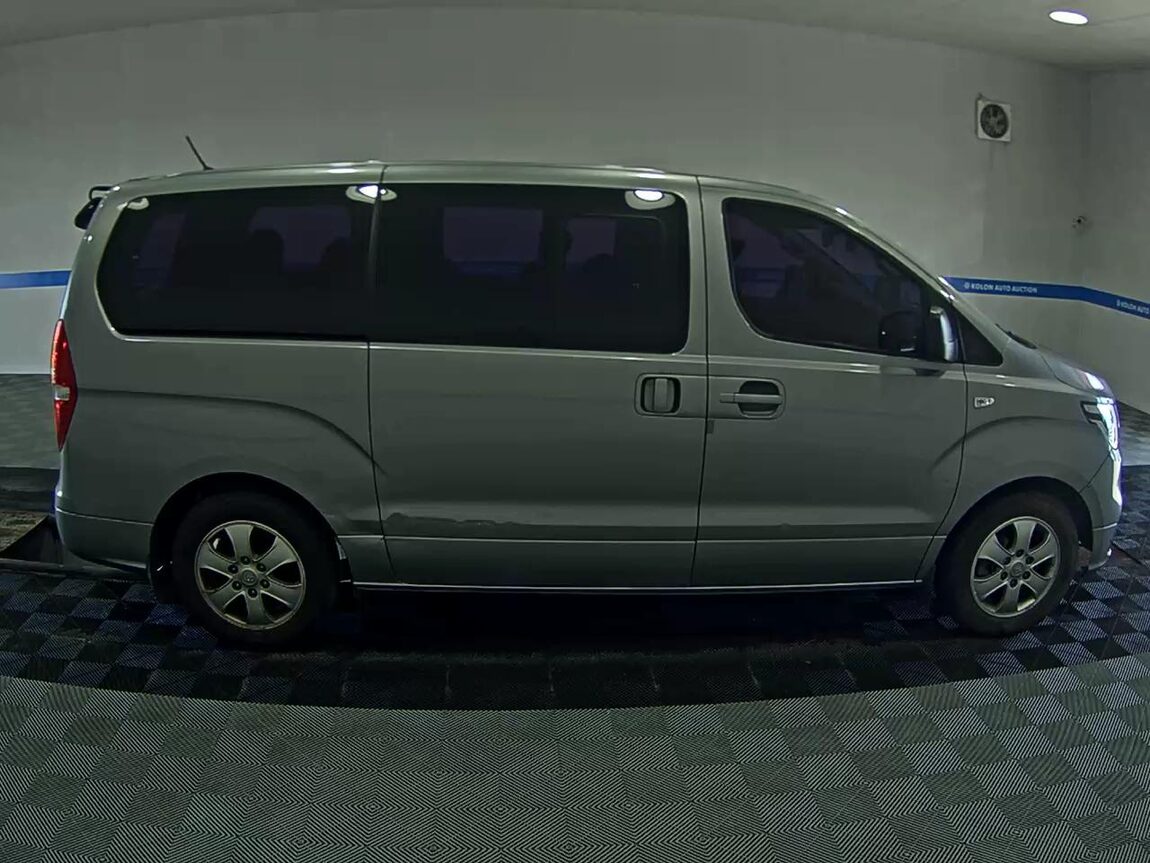 HYUNDAI THE NEW GRAND STAREX 12-SEATER DIESEL SMART 2020 - zdjęcie 4
