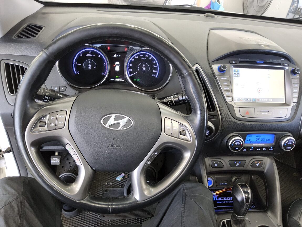 HYUNDAI NEW TUCSON ix DIESEL R2.0 2WD MODERN 2014 - zdjęcie 17