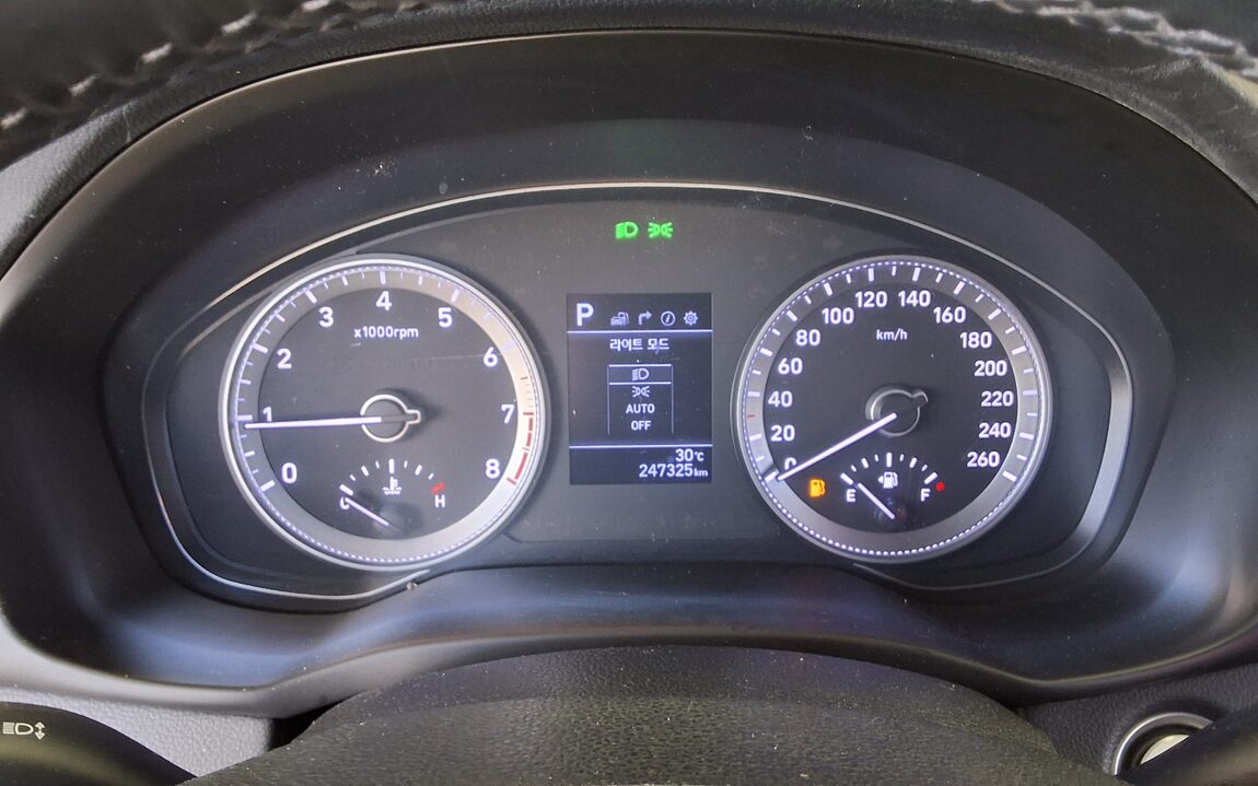 HYUNDAI GRANDEUR IG 3.0 LPi RENTAL CAR MODERN 2017 - zdjęcie 9