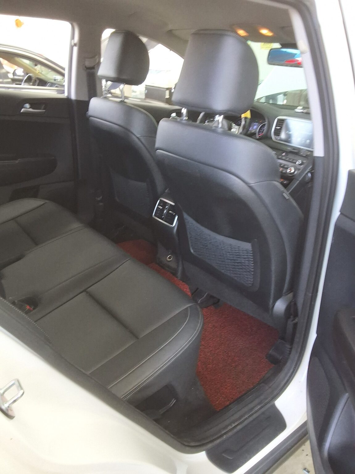 KIA SPORTAGE THE BOLD R2.0 DIESEL 2WD PRESTIGE 2020 - zdjęcie 13