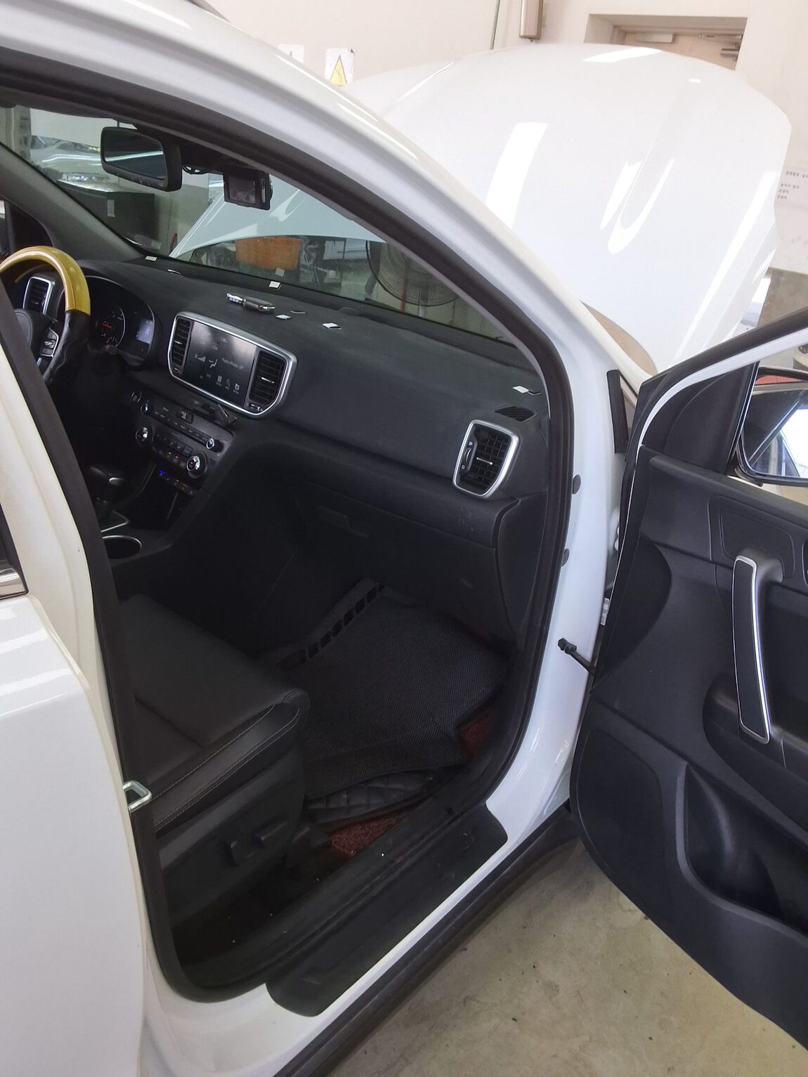 KIA SPORTAGE THE BOLD R2.0 DIESEL 2WD PRESTIGE 2020 - zdjęcie 14