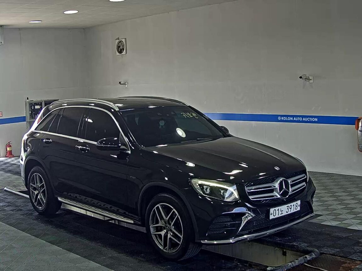 MERCEDES-BENZ GLC-CLASS GLC 350e 4MATIC AMG LINE 2019 - zdjęcie 3