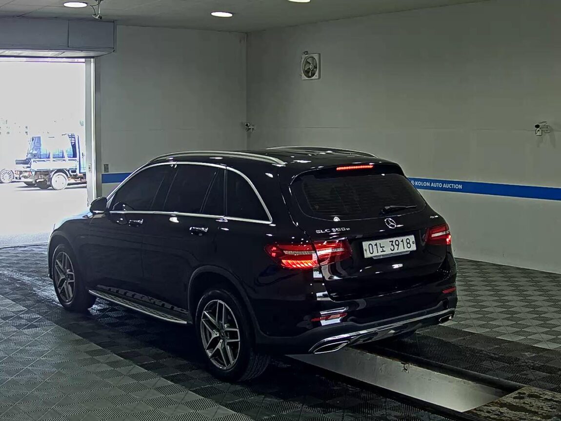 MERCEDES-BENZ GLC-CLASS GLC 350e 4MATIC AMG LINE 2019 - zdjęcie 6