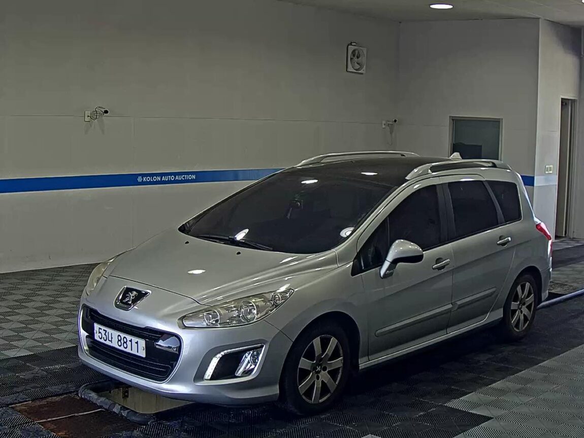 PEUGEOT 308 (1ST GEN) SW 1.6 e-HDi 2013 - zdjęcie 2