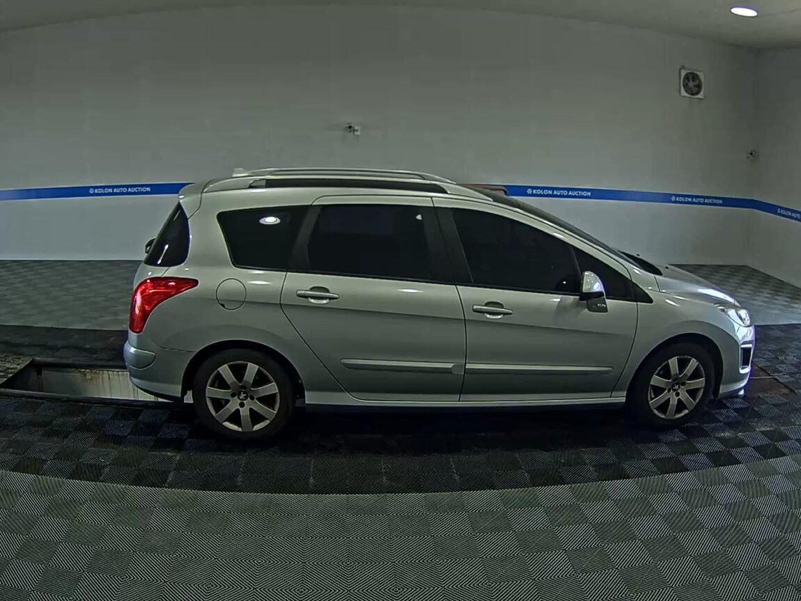 PEUGEOT 308 (1ST GEN) SW 1.6 e-HDi 2013 - zdjęcie 4