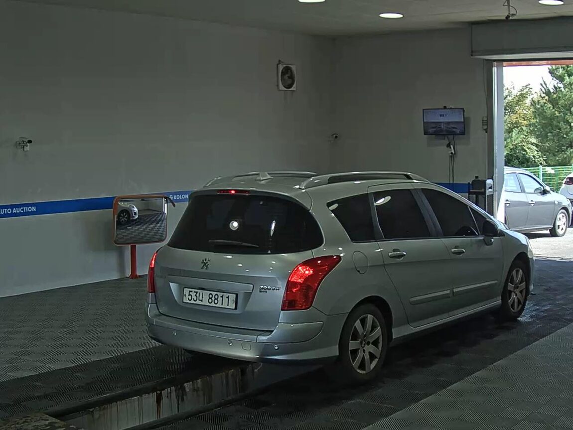 PEUGEOT 308 (1ST GEN) SW 1.6 e-HDi 2013 - zdjęcie 5