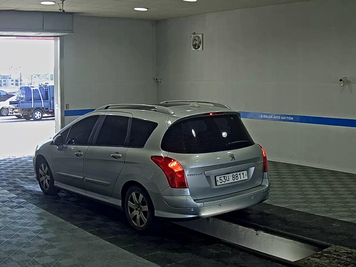 PEUGEOT 308 (1ST GEN) SW 1.6 e-HDi 2013 - zdjęcie 6