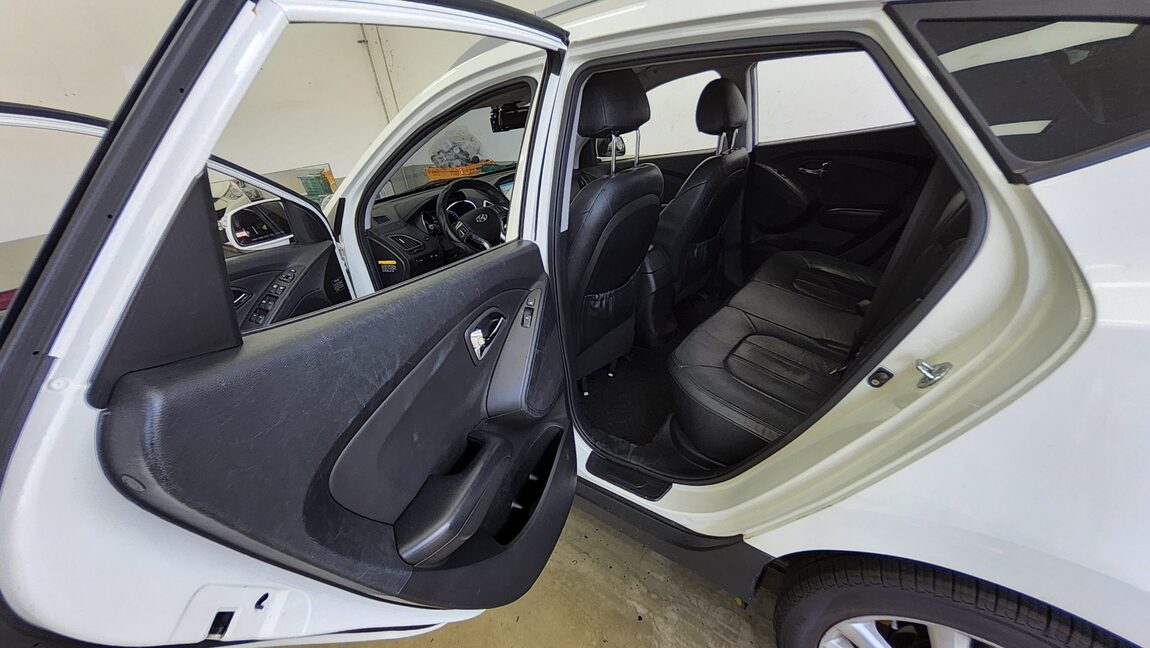 HYUNDAI TUCSON ix DIESEL R20 2WD LX20 PREMIER 2012 - zdjęcie 12