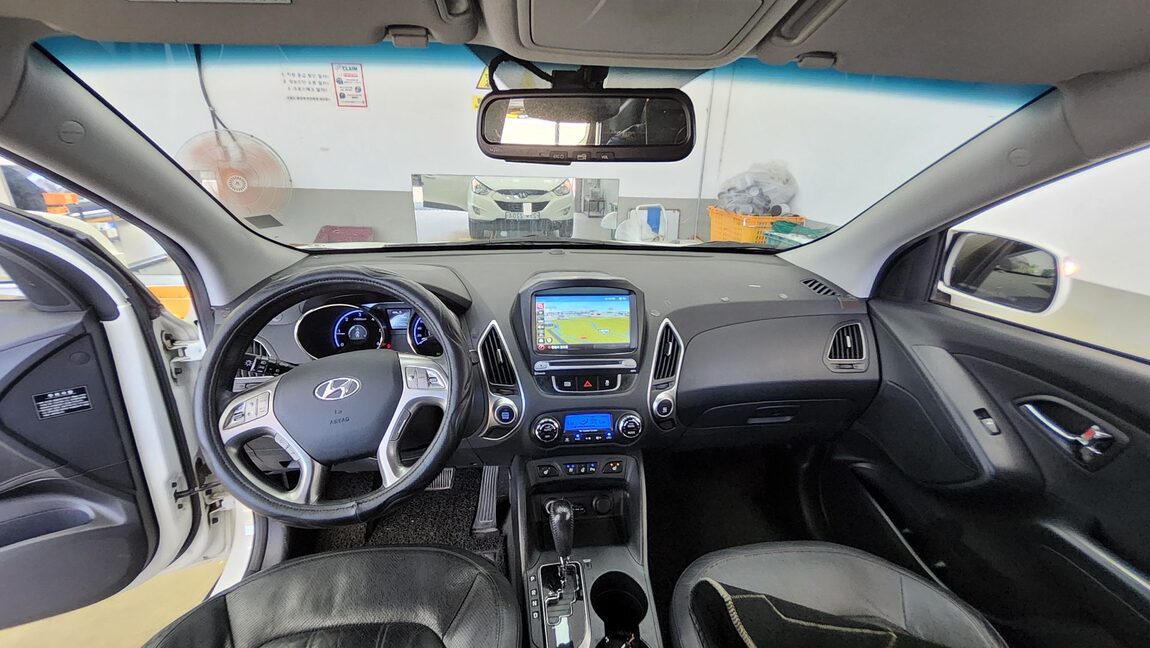HYUNDAI TUCSON ix DIESEL R20 2WD LX20 PREMIER 2012 - zdjęcie 11