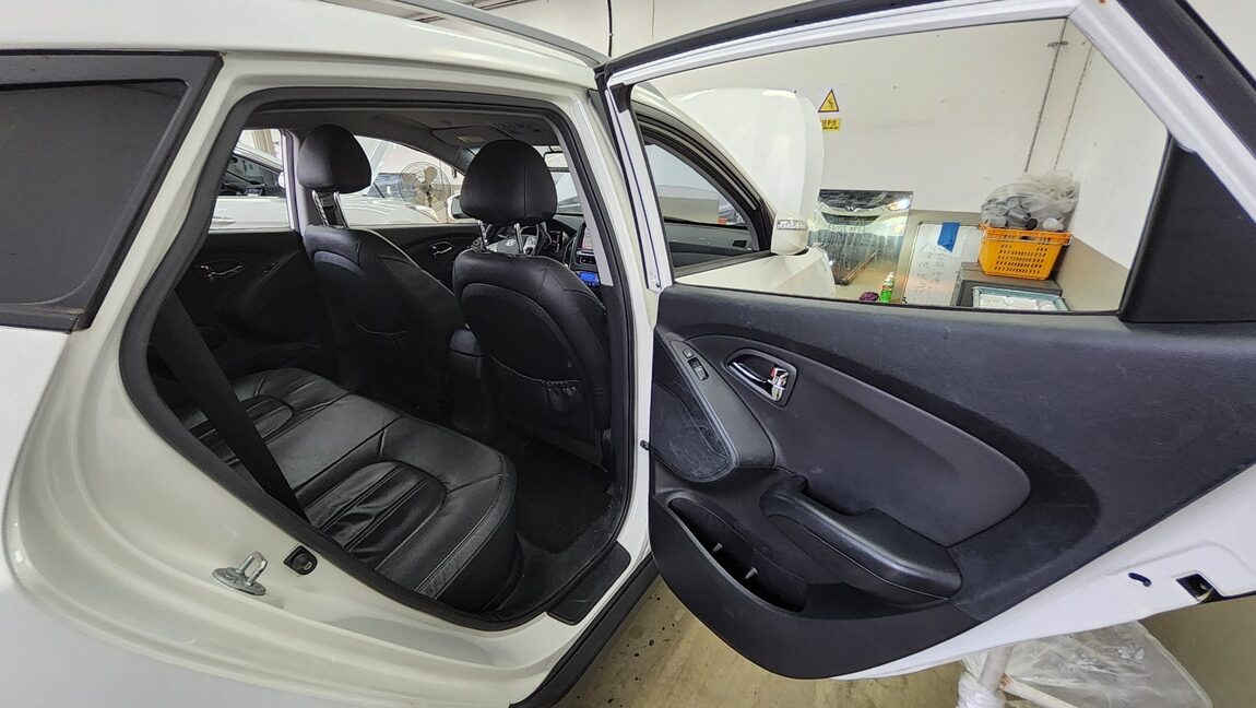 HYUNDAI TUCSON ix DIESEL R20 2WD LX20 PREMIER 2012 - zdjęcie 13