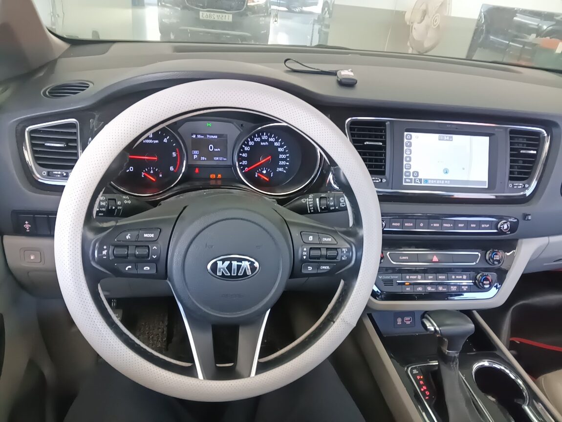 KIA THE NEW CARNIVAL 9-SEATER DIESEL PRESTIGE 2019 - zdjęcie 17