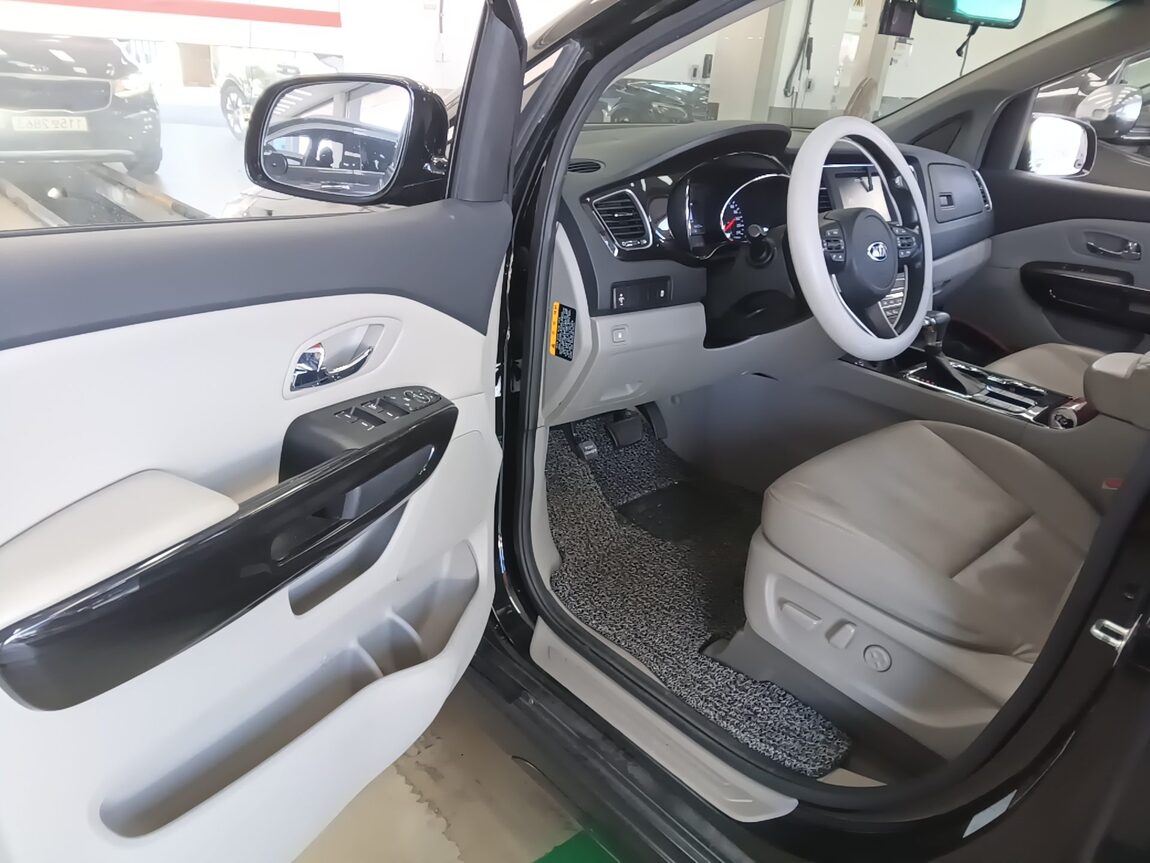 KIA THE NEW CARNIVAL 9-SEATER DIESEL PRESTIGE 2019 - zdjęcie 10