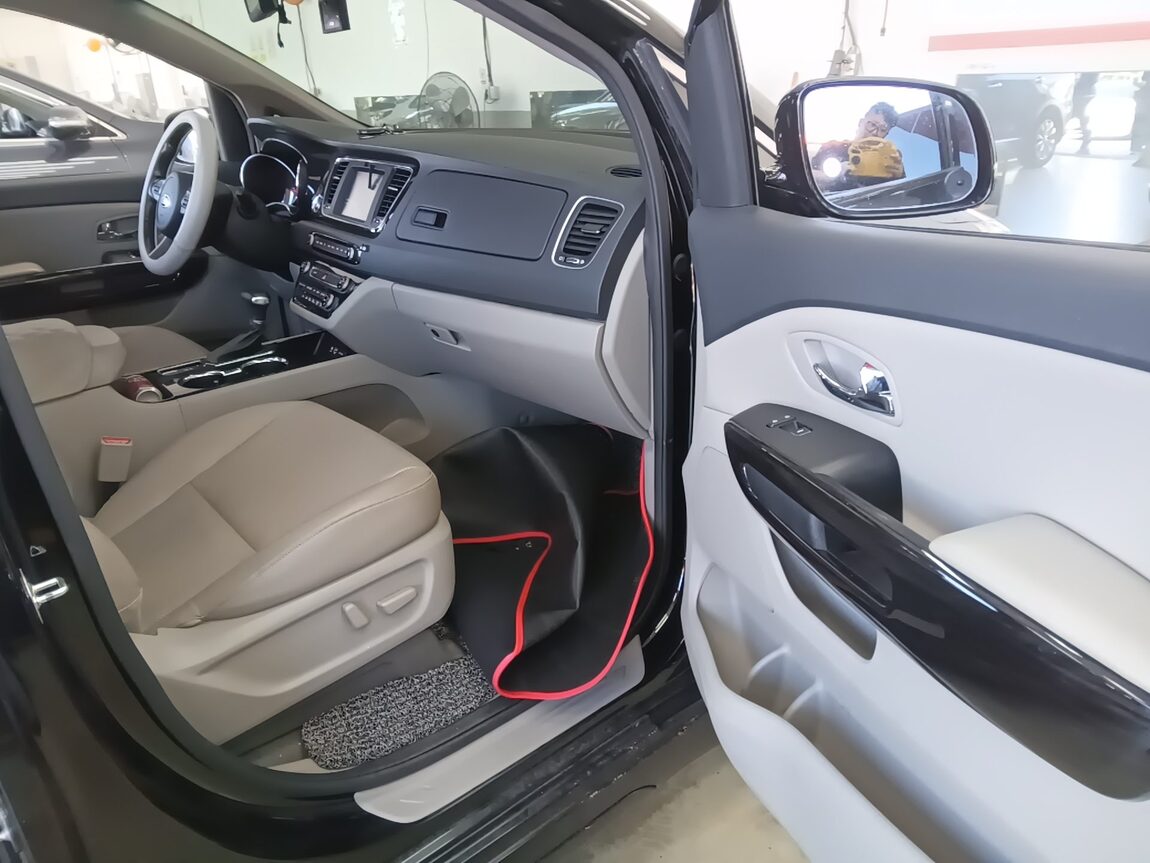 KIA THE NEW CARNIVAL 9-SEATER DIESEL PRESTIGE 2019 - zdjęcie 14