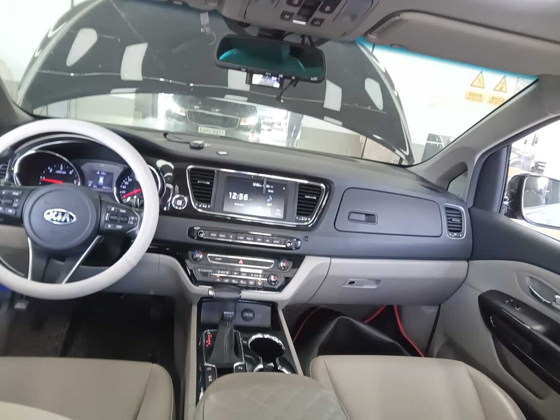 KIA THE NEW CARNIVAL 9-SEATER DIESEL PRESTIGE 2019 - zdjęcie 22