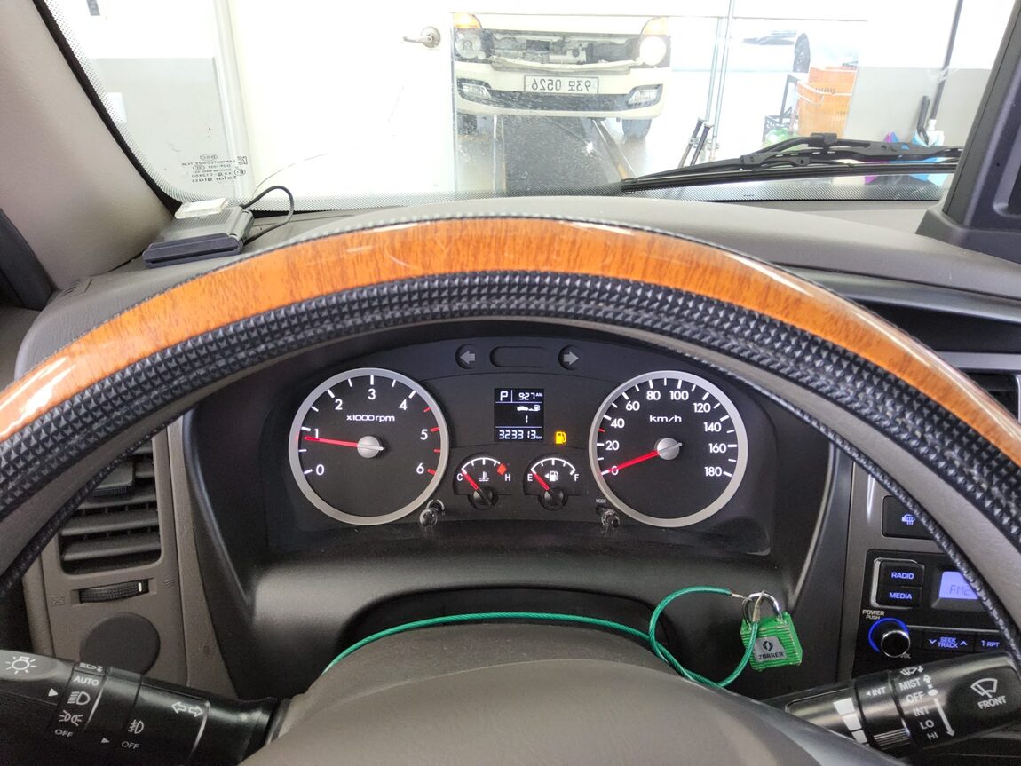 HYUNDAI PORTER II BUILT-IN BOX TRUCK SUPER CAB 2018 - zdjęcie 9