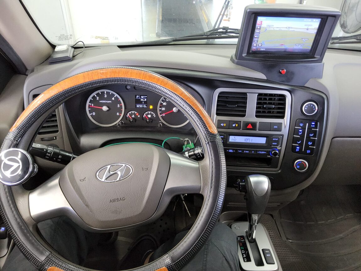HYUNDAI PORTER II BUILT-IN BOX TRUCK SUPER CAB 2018 - zdjęcie 15