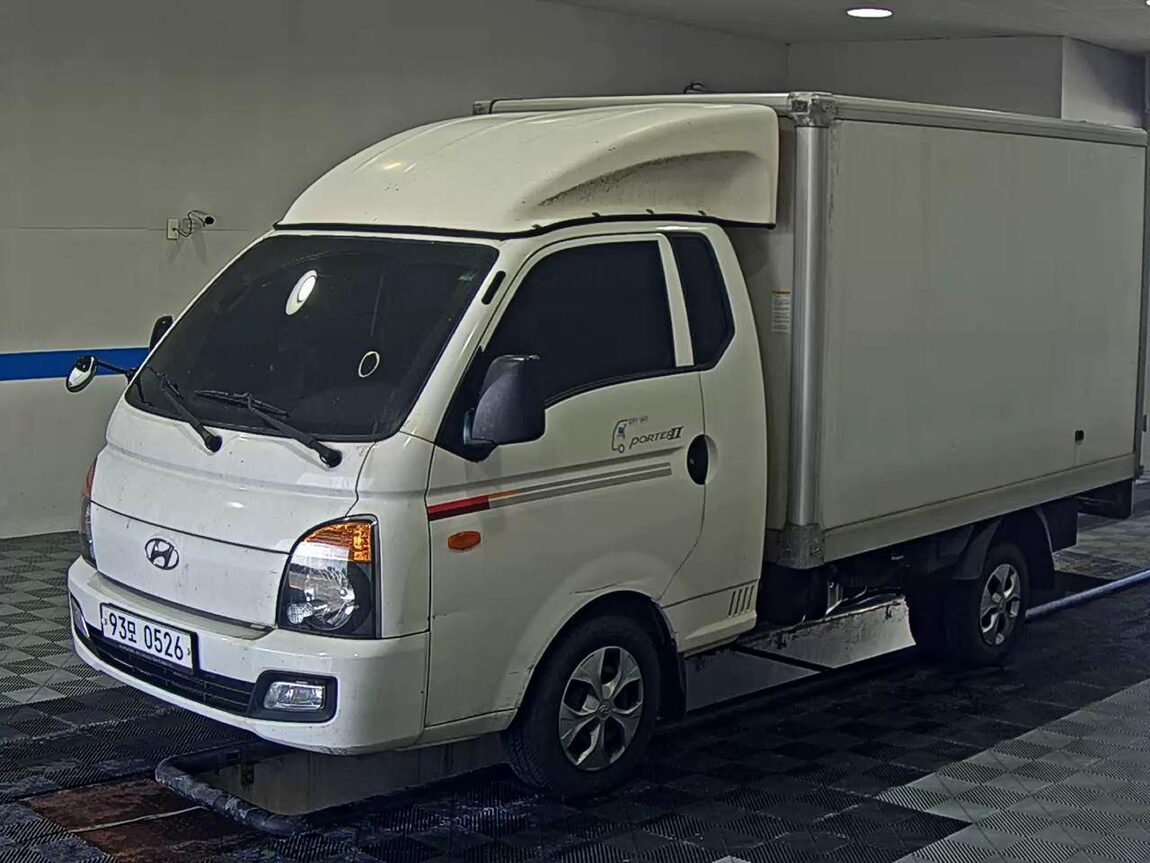 HYUNDAI PORTER II BUILT-IN BOX TRUCK SUPER CAB 2018 - zdjęcie 2