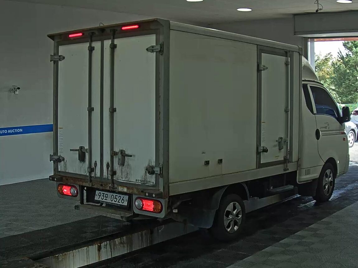 HYUNDAI PORTER II BUILT-IN BOX TRUCK SUPER CAB 2018 - zdjęcie 5