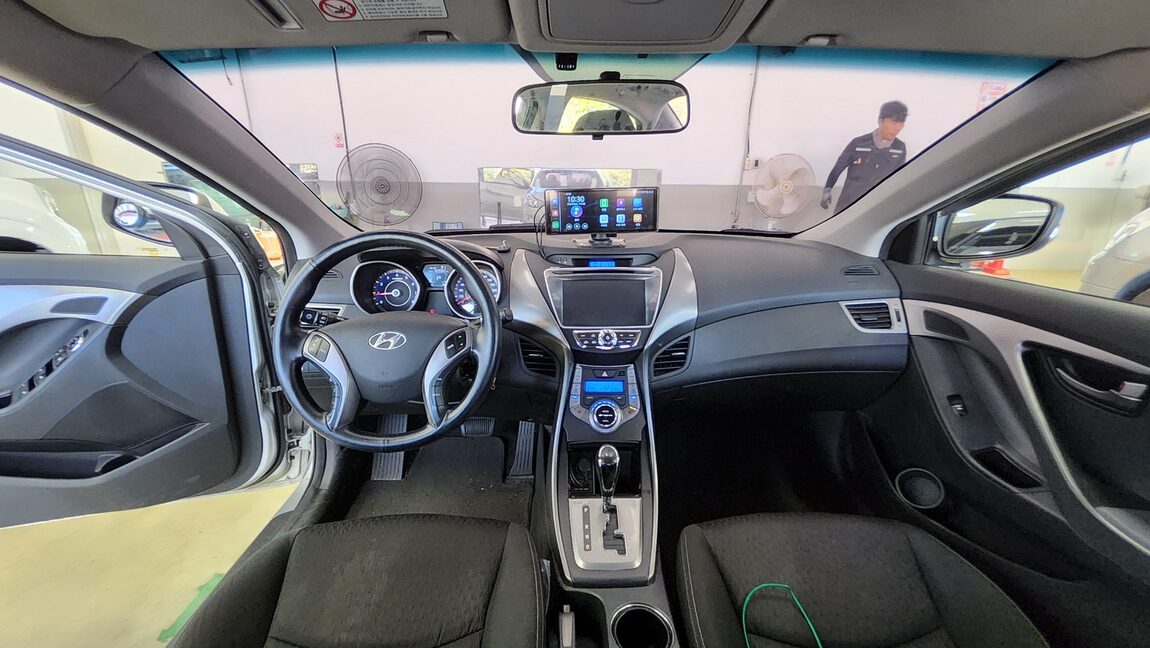 HYUNDAI AVANTE MD M16 GDi SMART 2014 - zdjęcie 11
