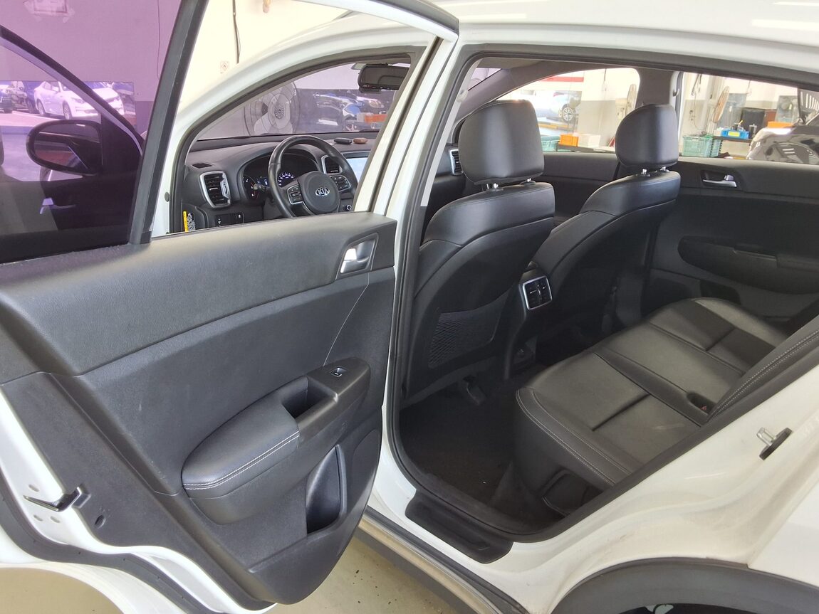 KIA NEW SPORTAGE 1.7 2WD NOBLESSE 2016 - zdjęcie 12