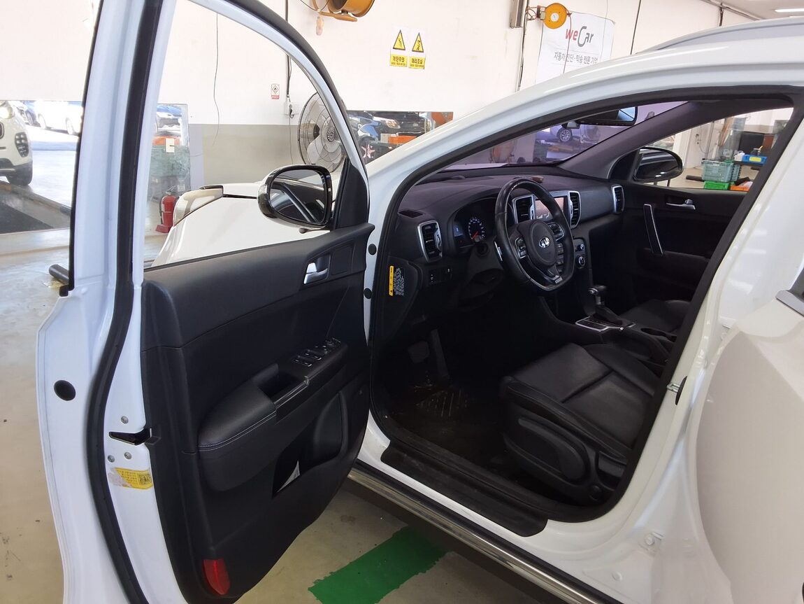 KIA NEW SPORTAGE 1.7 2WD NOBLESSE 2016 - zdjęcie 10