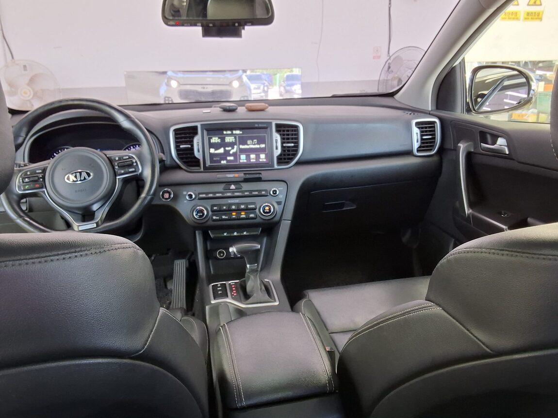 KIA NEW SPORTAGE 1.7 2WD NOBLESSE 2016 - zdjęcie 11