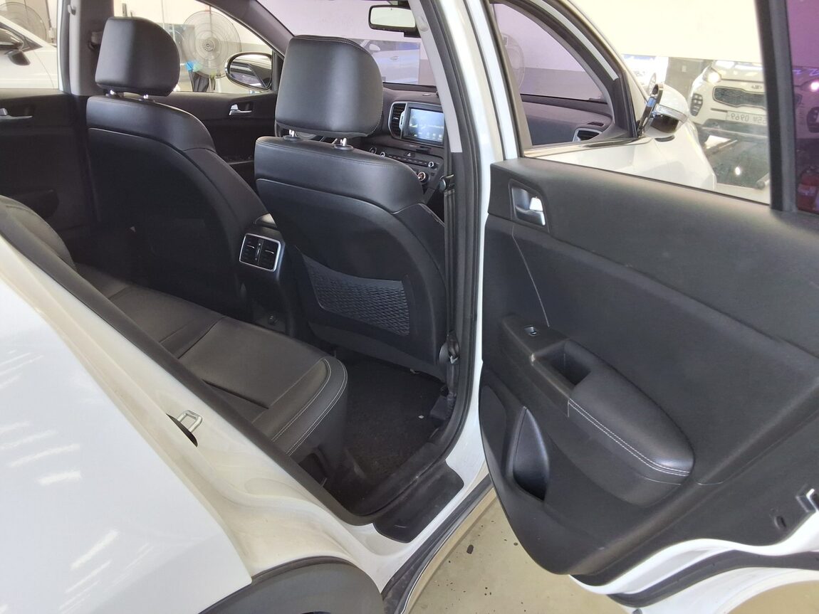 KIA NEW SPORTAGE 1.7 2WD NOBLESSE 2016 - zdjęcie 13