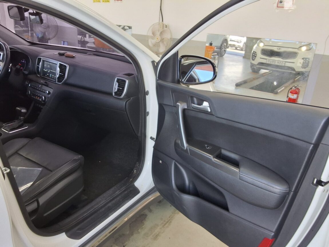KIA NEW SPORTAGE 1.7 2WD NOBLESSE 2016 - zdjęcie 14