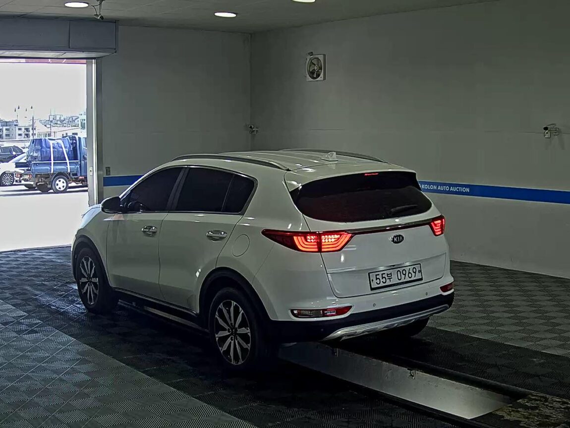 KIA NEW SPORTAGE 1.7 2WD NOBLESSE 2016 - zdjęcie 6