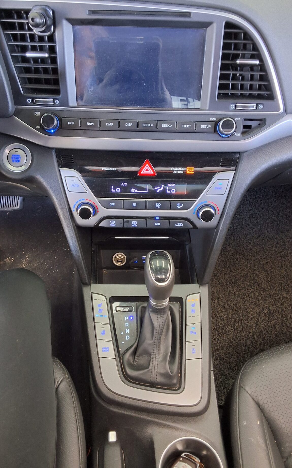 HYUNDAI AVANTE AD 1.6 DIESEL PREMIUM 2017 - zdjęcie 18