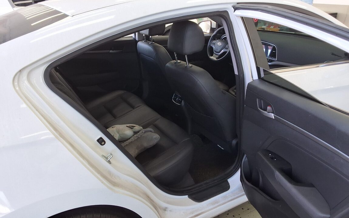 HYUNDAI AVANTE AD 1.6 DIESEL PREMIUM 2017 - zdjęcie 13