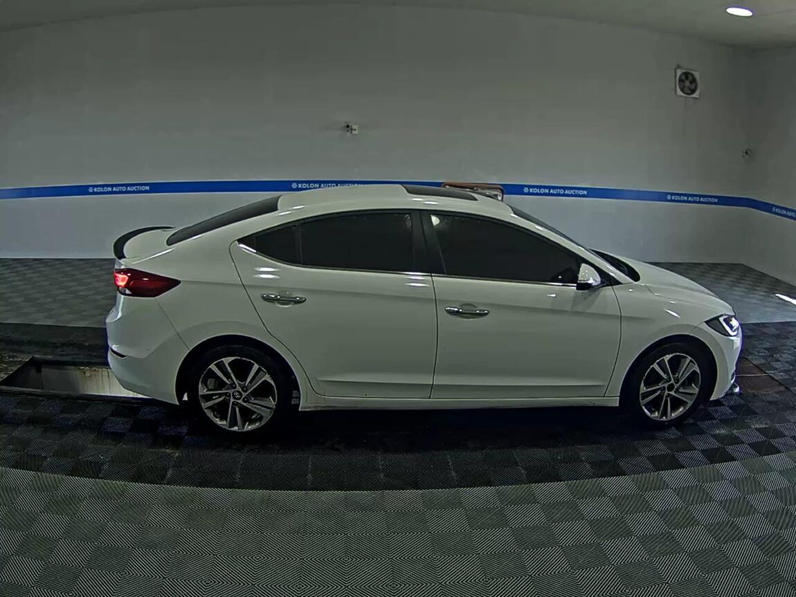 HYUNDAI AVANTE AD 1.6 DIESEL PREMIUM 2017 - zdjęcie 4