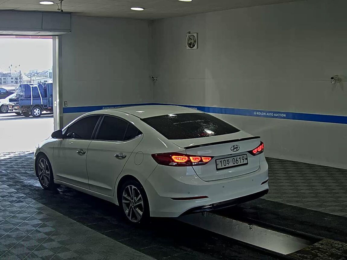 HYUNDAI AVANTE AD 1.6 DIESEL PREMIUM 2017 - zdjęcie 6
