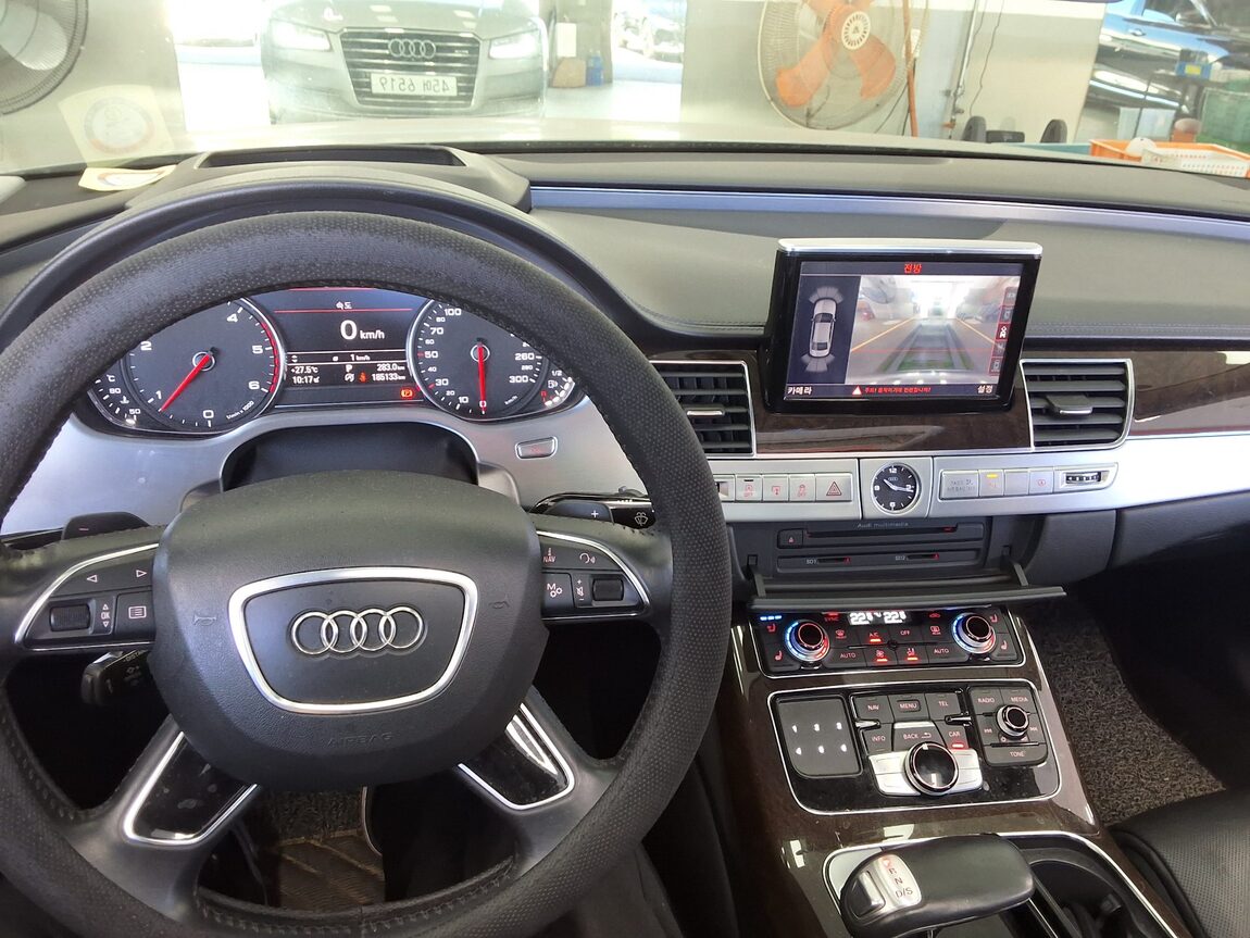 AUDI A8 (3RD GEN) 60 TDI QUATTRO 2015 - zdjęcie 17