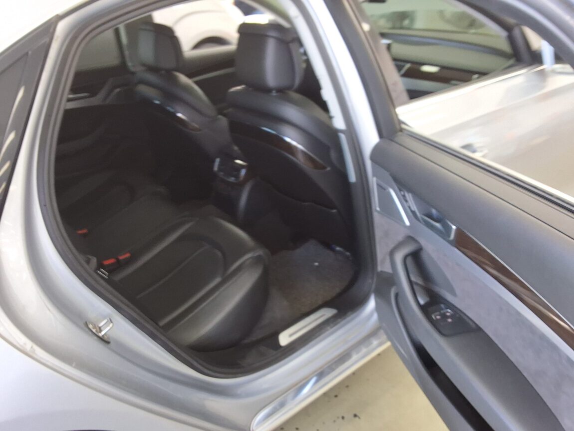 AUDI A8 (3RD GEN) 60 TDI QUATTRO 2015 - zdjęcie 13