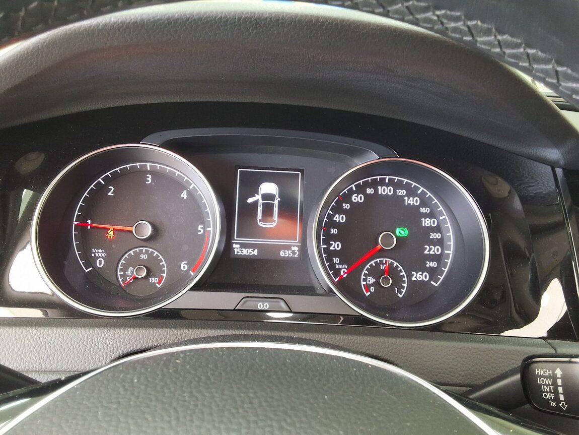 VOLKSWAGEN GOLF (7TH GEN) 2.0 TDI PREMIUM 2015 - zdjęcie 10