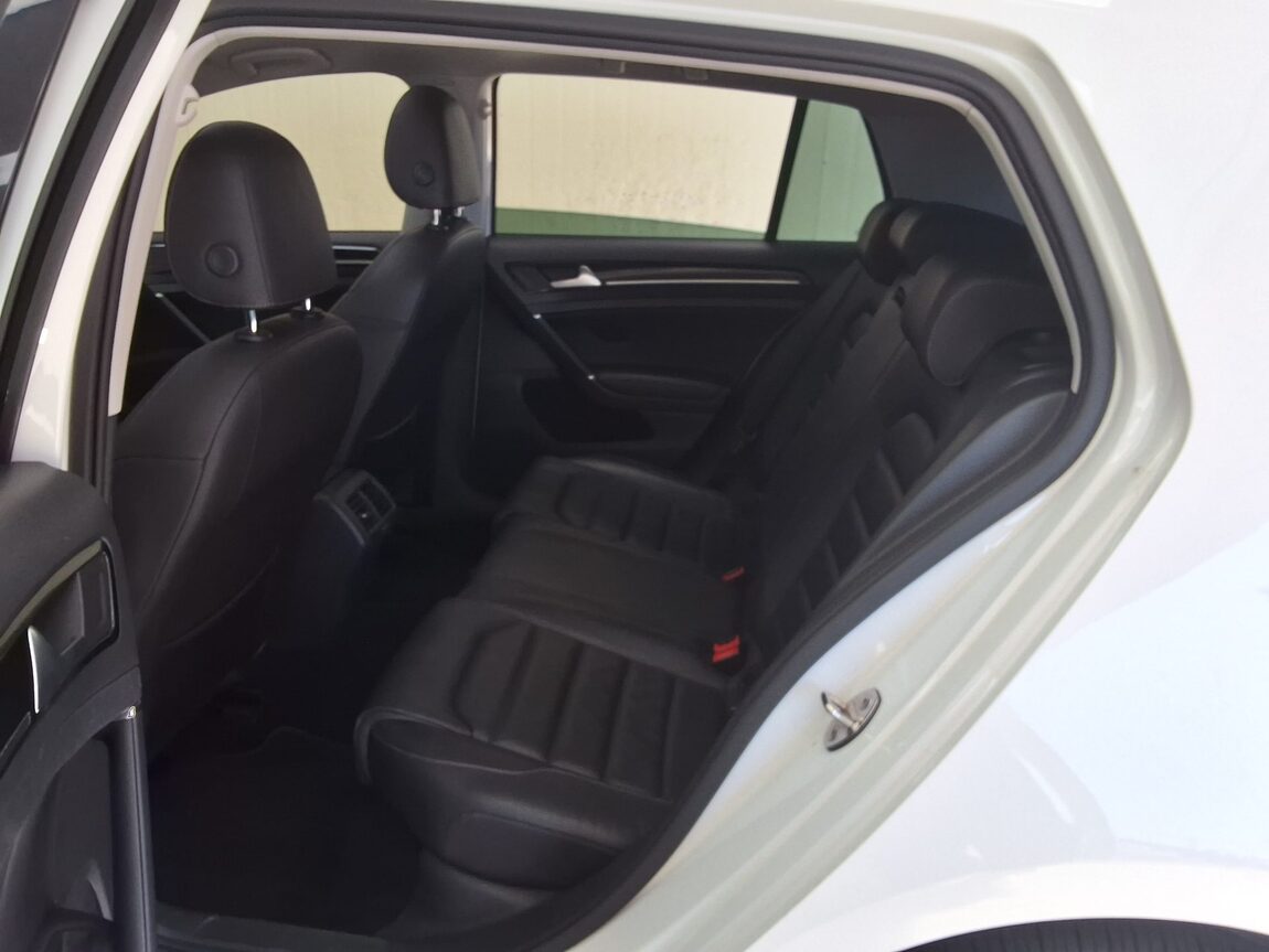 VOLKSWAGEN GOLF (7TH GEN) 2.0 TDI PREMIUM 2015 - zdjęcie 13
