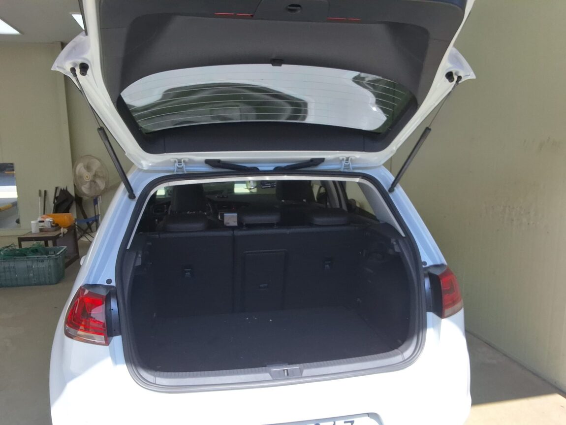 VOLKSWAGEN GOLF (7TH GEN) 2.0 TDI PREMIUM 2015 - zdjęcie 16
