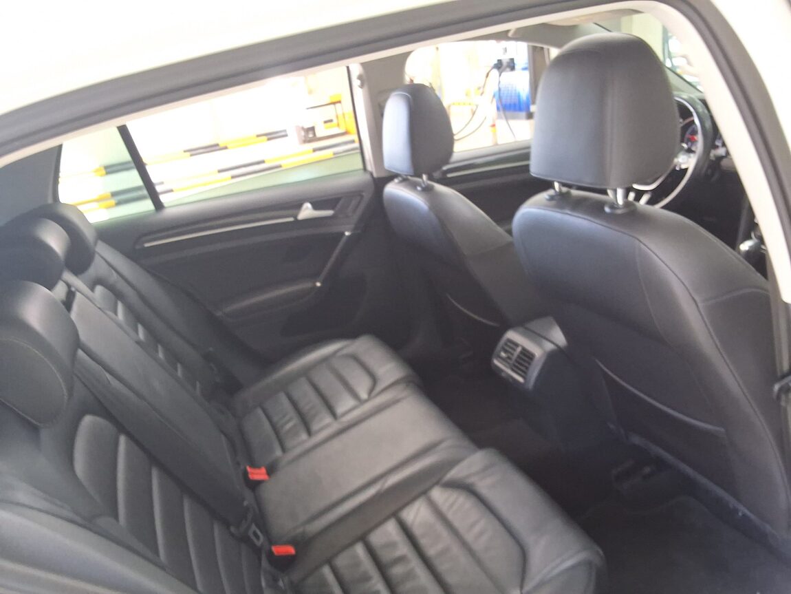VOLKSWAGEN GOLF (7TH GEN) 2.0 TDI PREMIUM 2015 - zdjęcie 14