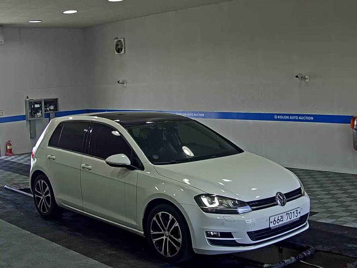 VOLKSWAGEN GOLF (7TH GEN) 2.0 TDI PREMIUM 2015 - zdjęcie 3