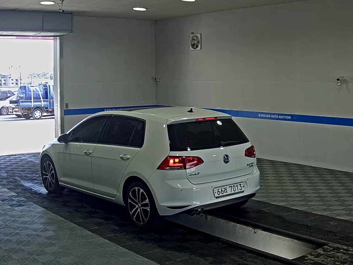 VOLKSWAGEN GOLF (7TH GEN) 2.0 TDI PREMIUM 2015 - zdjęcie 6