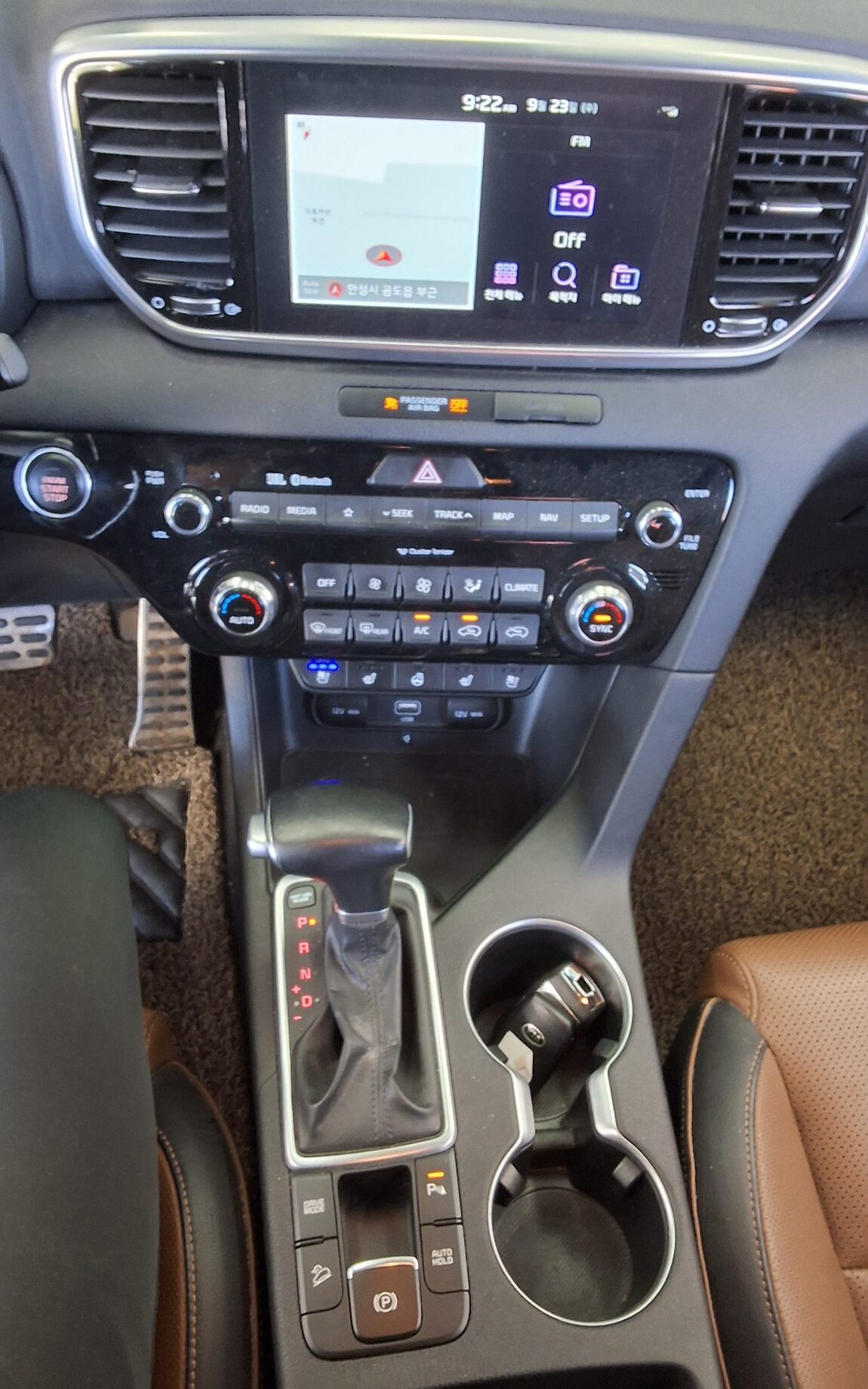 KIA SPORTAGE THE BOLD R2.0 DIESEL 2WD INTELLIGENT 2019 - zdjęcie 18