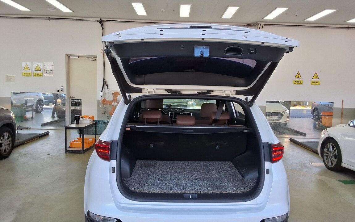 KIA SPORTAGE THE BOLD R2.0 DIESEL 2WD INTELLIGENT 2019 - zdjęcie 15