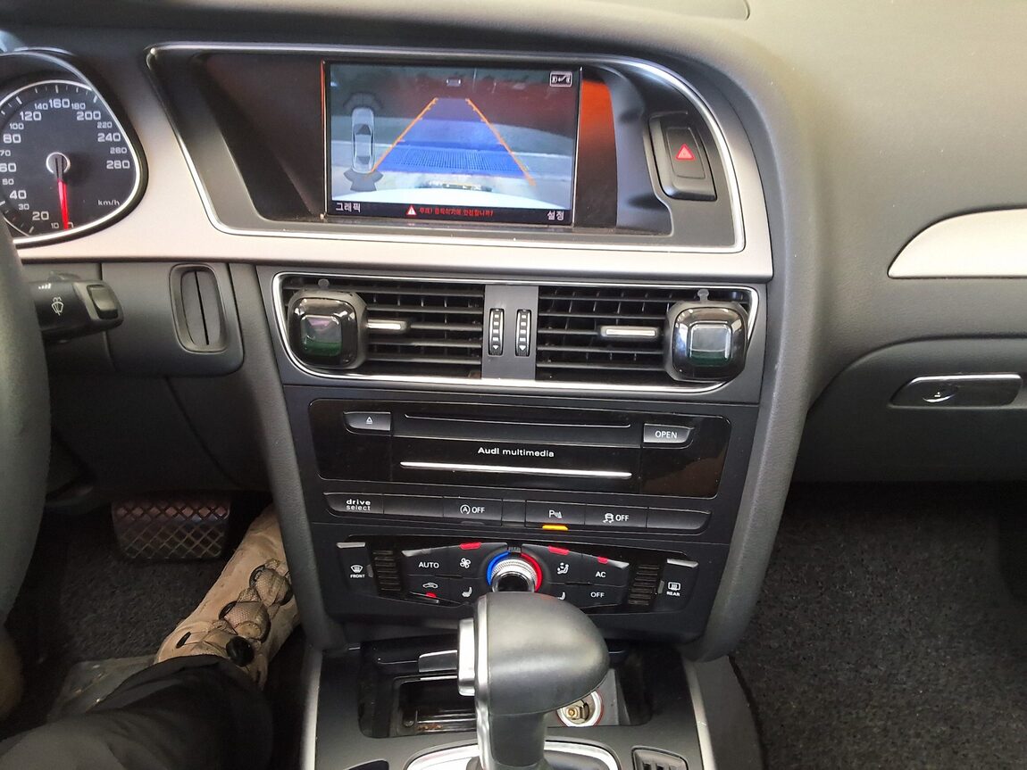 AUDI A4 (4TH GEN) 2.0 TDI DYNAMIC 2014 - zdjęcie 24