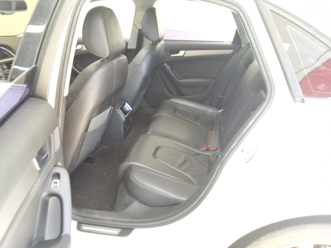 AUDI A4 (4TH GEN) 2.0 TDI DYNAMIC 2014 - zdjęcie 13