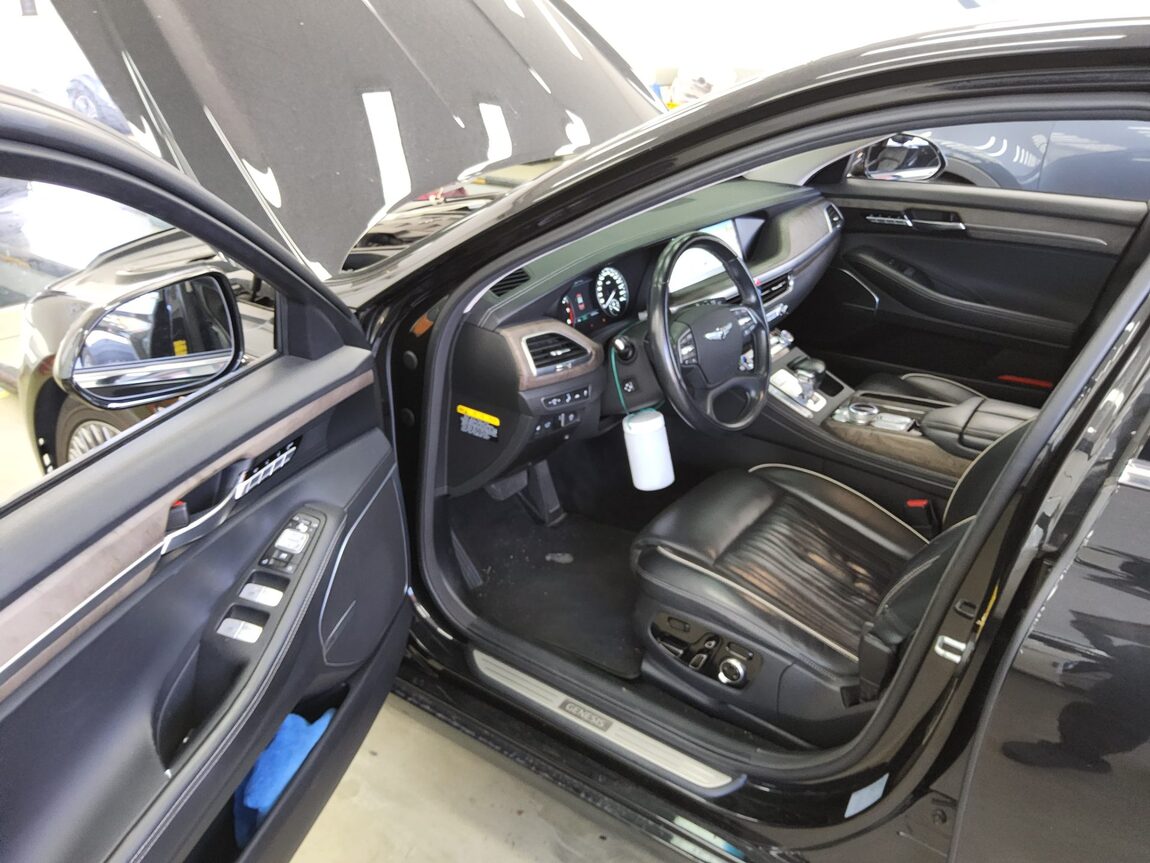 GENESIS G90 3.8 AWD PREMIUM LUXURY 2019 - zdjęcie 10