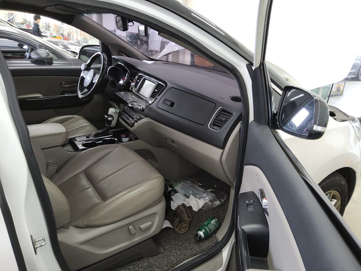 KIA THE NEW CARNIVAL LIMOUSINE 7-SEATER DIESEL VIP 2019 - zdjęcie 14