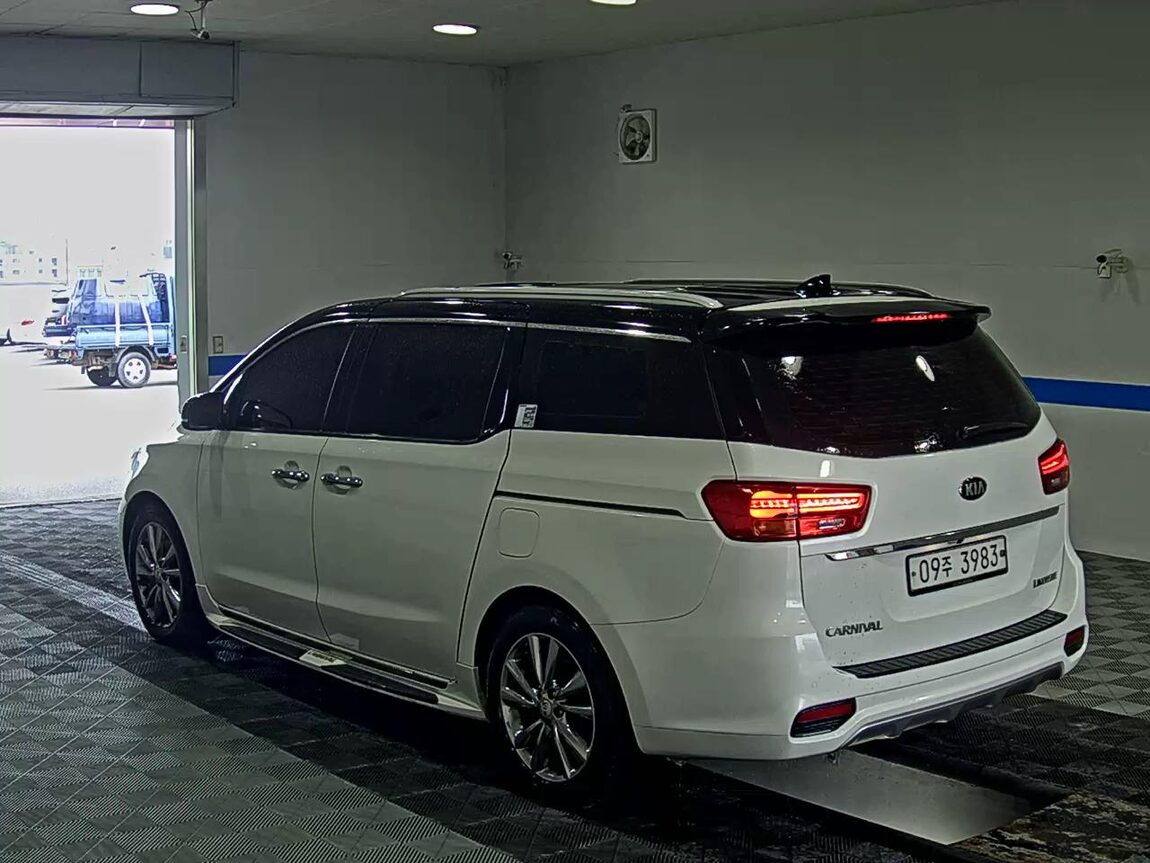 KIA THE NEW CARNIVAL LIMOUSINE 7-SEATER DIESEL VIP 2019 - zdjęcie 6